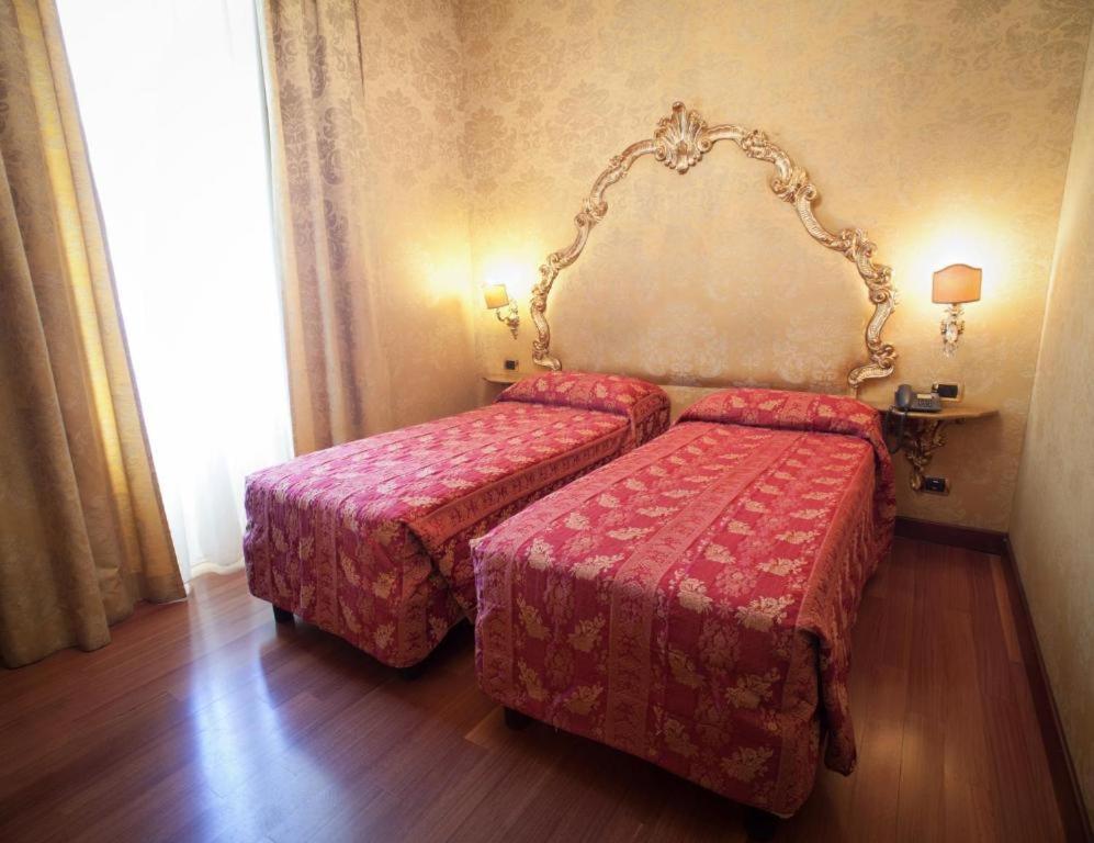 Hotel Des Epoques Róma Kültér fotó