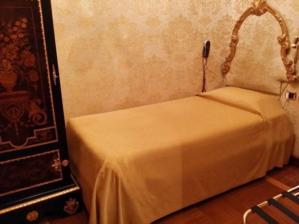 Hotel Des Epoques Róma Kültér fotó