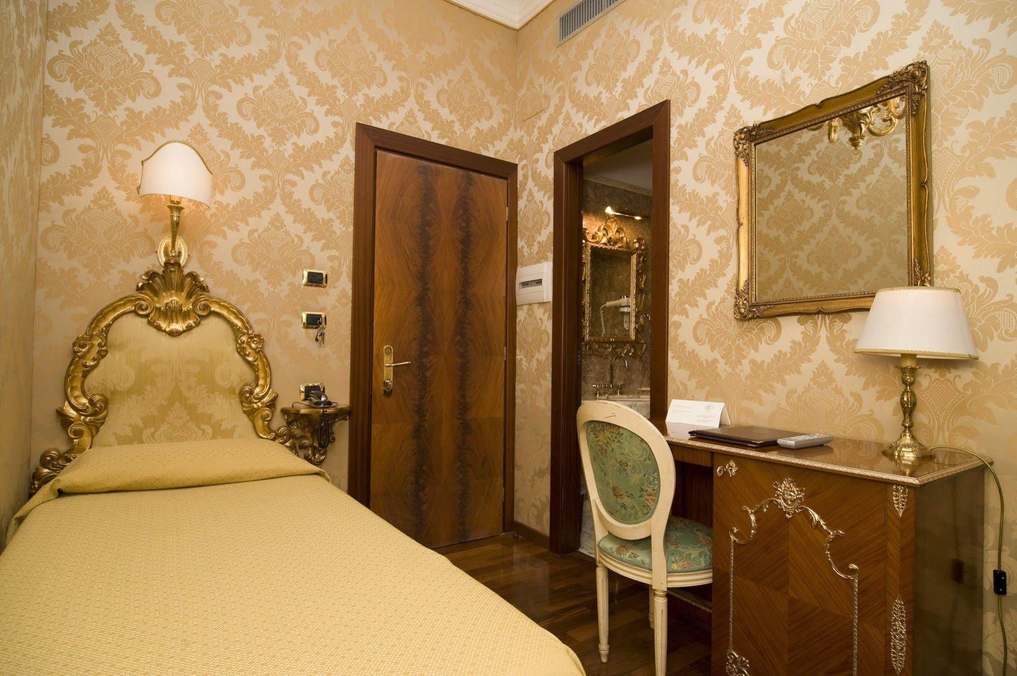 Hotel Des Epoques Róma Kültér fotó
